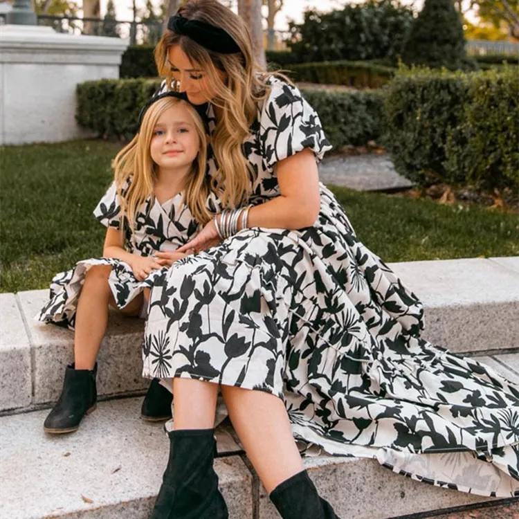 Vestidos De Moda Para Mamá Y Yo,Diseños,Ropa A Juego Caliente Para Familia  - Buy Al Por Mayor Vestidos De Mamá Y Yo,Mamá Y Yo Trajes,Juego De Ropa De  La Familia Product on