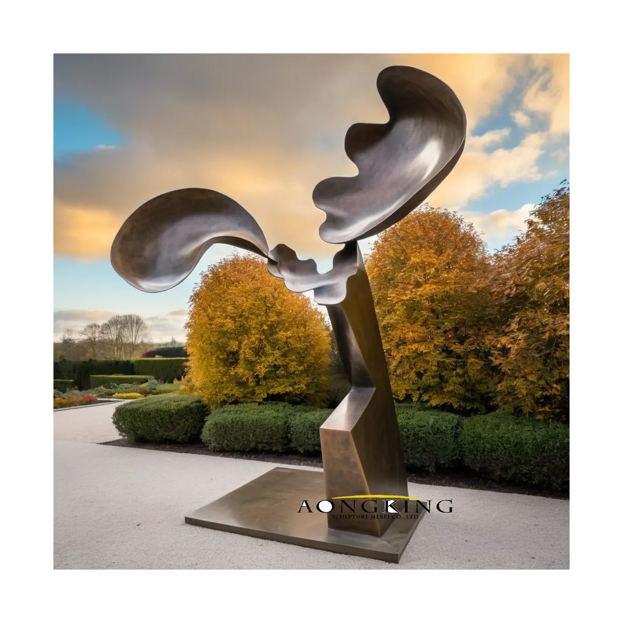 メランコリー像をフィーチャーした有名なブロンズ抽象フィギュア