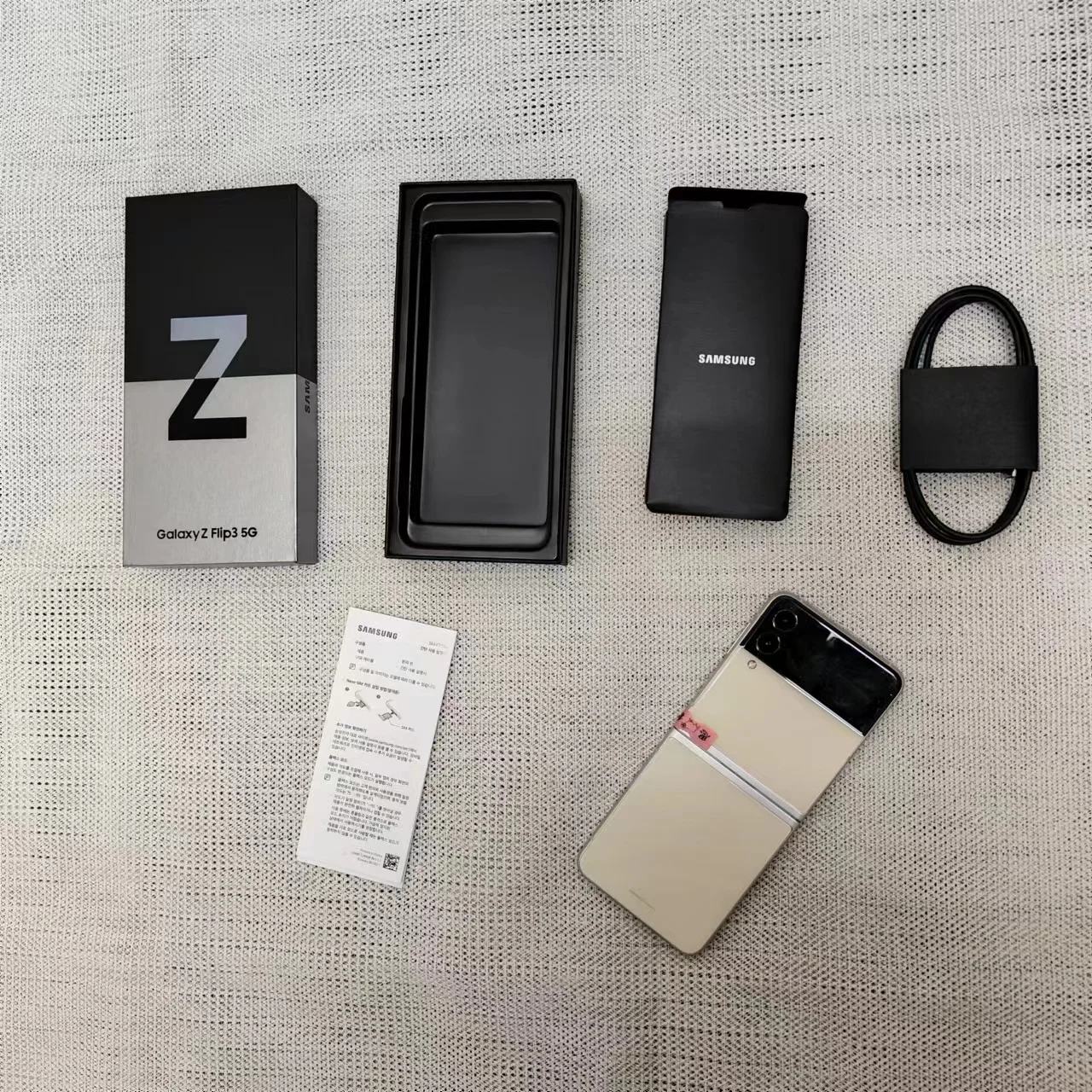 For Samsung Z Flip 3 phone Galaxy foldable Global version Original mobile phone Rotating phone Unlock used A+ 99% Smartphone