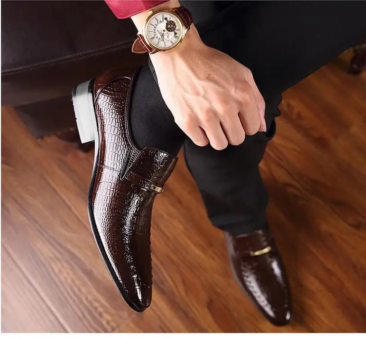 High Quality Luxury Men's Leather Shoes Large Size Low Top Men's Casual Shoes Embossed Leather Shoes Men