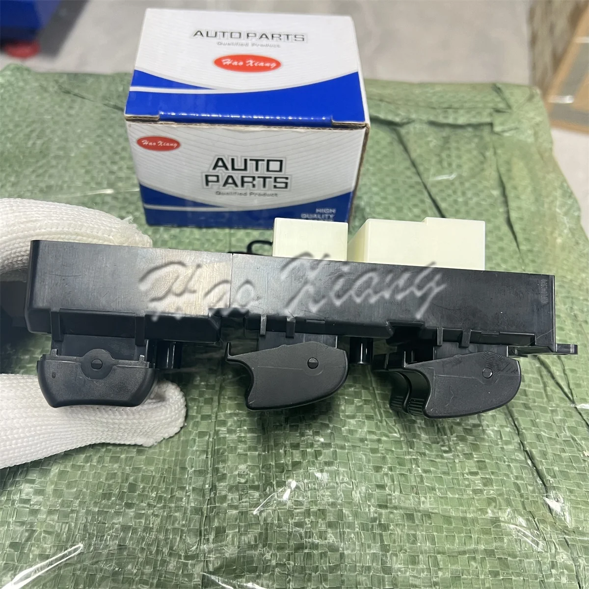 Haoxiang 84820-12350 21020 Electric Power Window Master Control