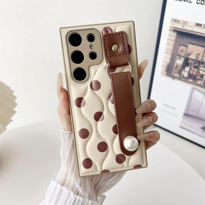 Adjustable Wristband With Pattern Artificial Leather Phone Cases for Samsung S25 S23Ultra S24 Plus TPU Frame Anticollision Cover