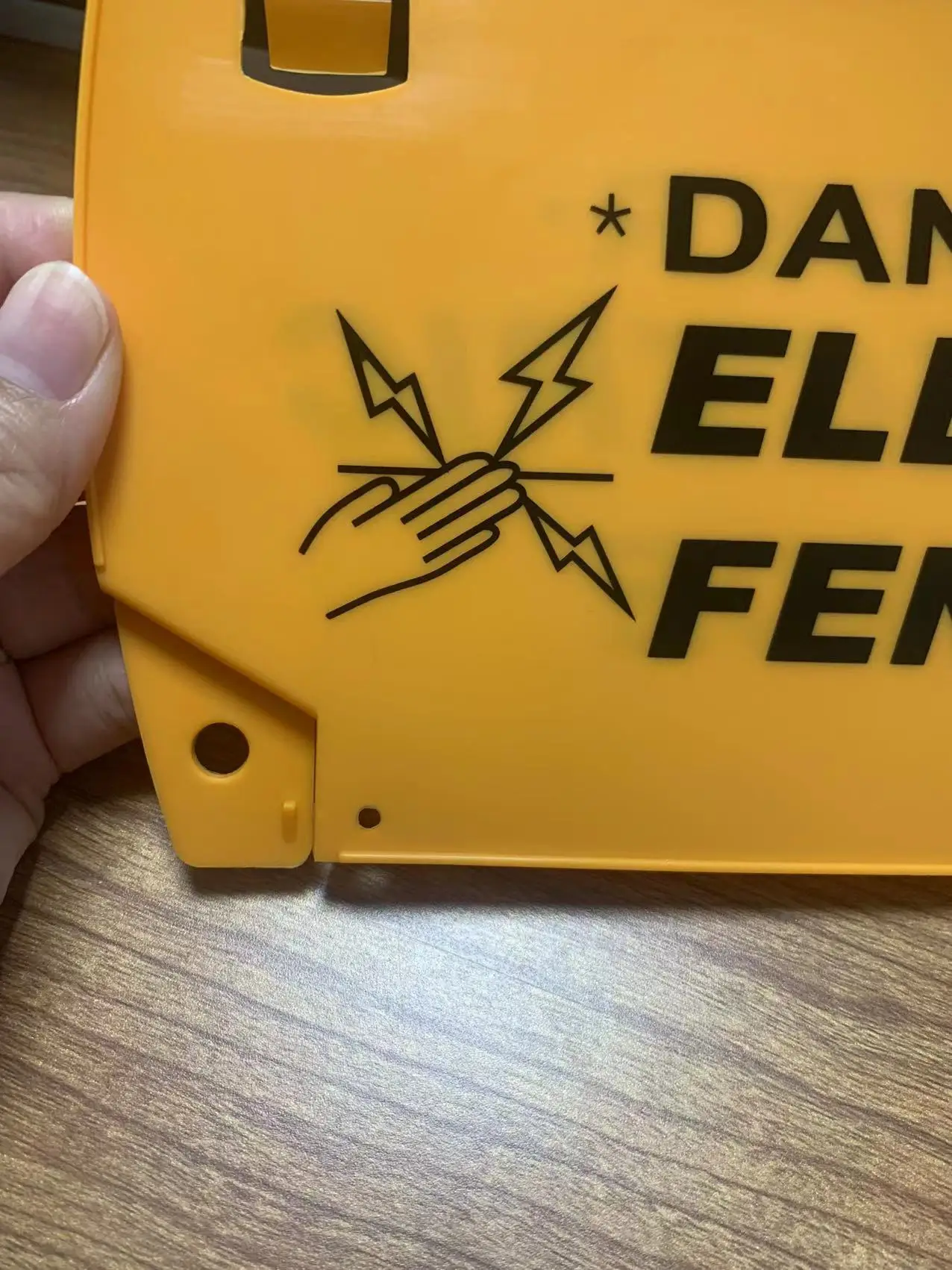 Cartelli Segnaletici Per Recinzione Elettrica DARE – Confezione Da 3, Colore Giallo