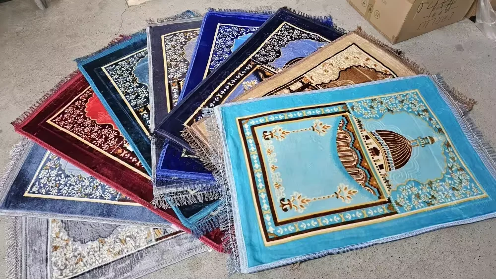 Thick Embossed Turkish Prayer Rug - Premium Islamic Sejadah Mat_voghion.com