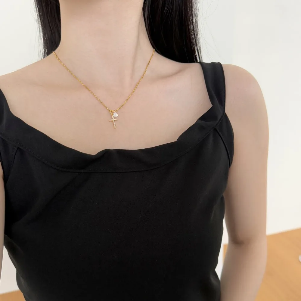 KAKODIY Rhodium 18K Gold Plated Cubic Zirconia Cross Pendant Necklace Women's Straight Pull Religious Cross Faith Pendant Necklace detail 6