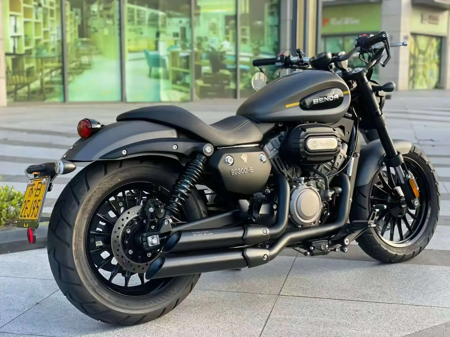 Kingchilla 300.V Twin-Cylinder Water-Cooled EFI Engine for Touring