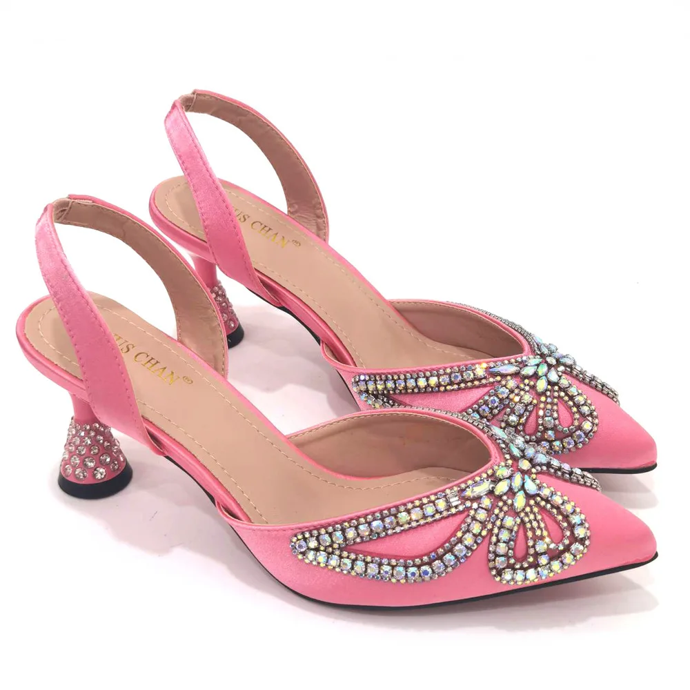 Stylish women's pointed rhinestone sandals with a matching square box bag - shoe bag combo set. High-quality, fashionable and durable accessories for women