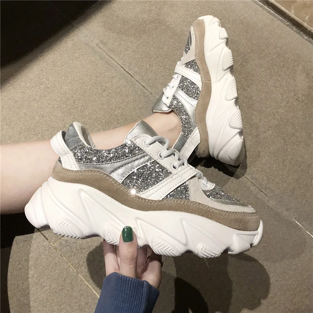 Venta Al Por Mayor De Stocklot Zapatos De Deporte Del Alto Talón De Las  Mujeres Deporte Zapatos De Señora Zapatos De Deporte De Aire - Buy Señora  Zapatos De Deporte De Aire