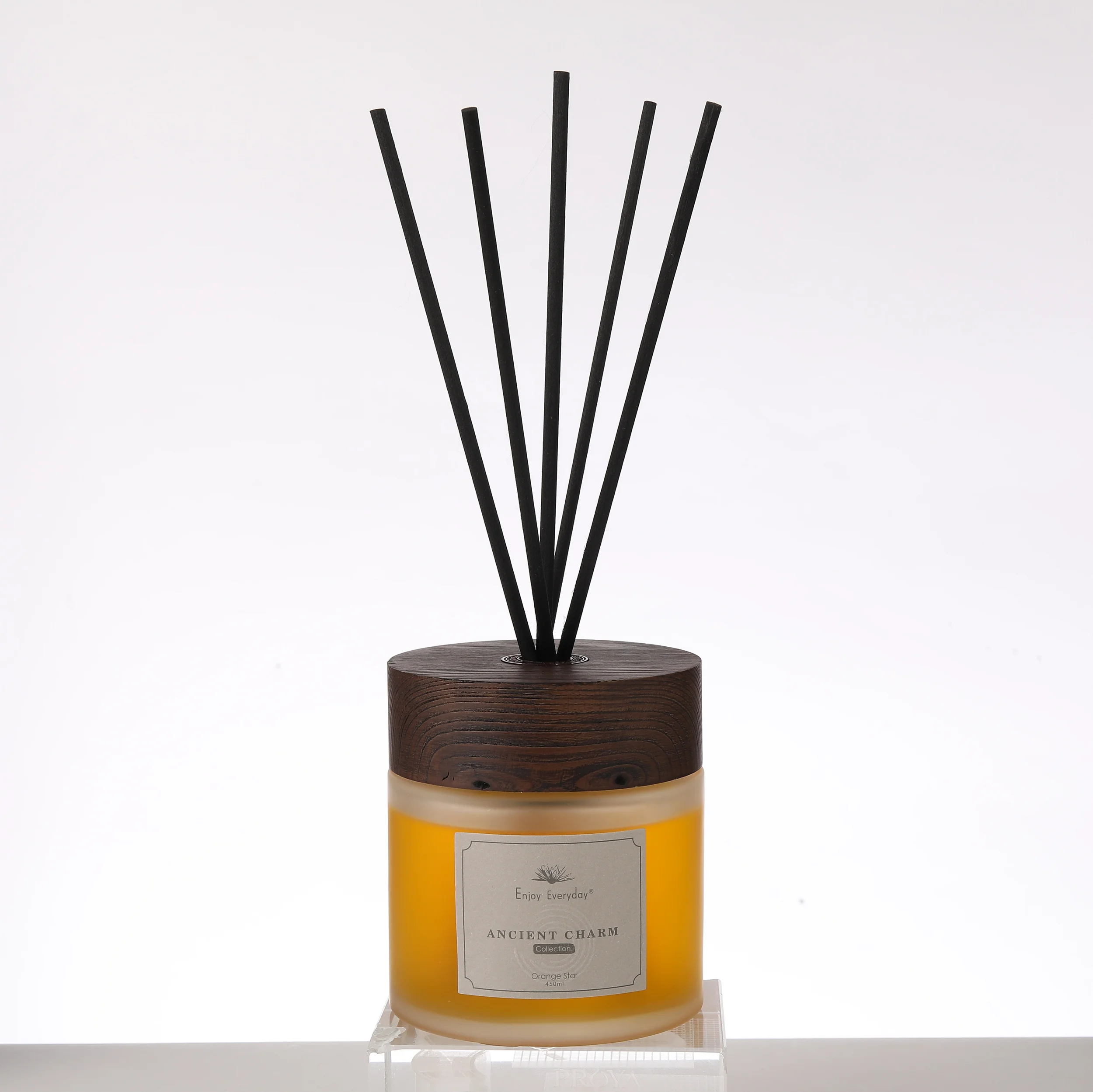 product high end luxury custom labels strong long fragrant aromatherapy reed diffuser glass bottle diffuser-1