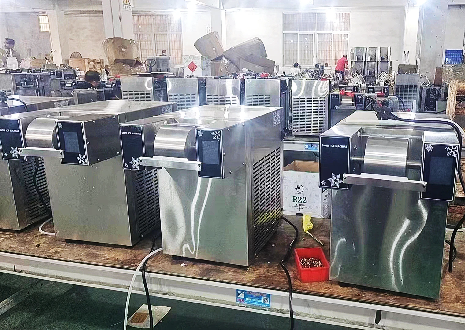 High Quality Touch Screen 4 Barrels Milk Snow Flakes Ice Cream Shaver Commercial Snow Ice Machine