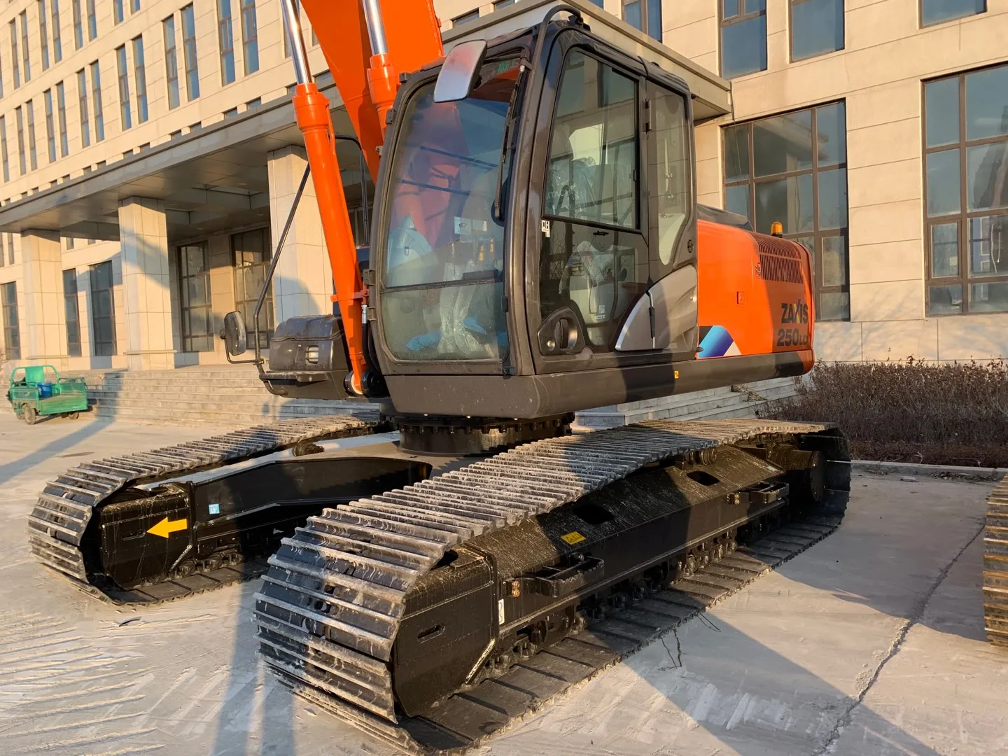 90% New Hitachi ZX250-3 Used Excavator 25 Ton Digger with 4001-6000 Working Hours