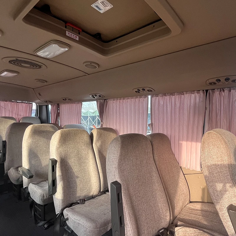 Used Minibuses Driving on the Road Luxury Comfortable Seats diesel Cheap Low Price 20 Seats Hyundai Bus