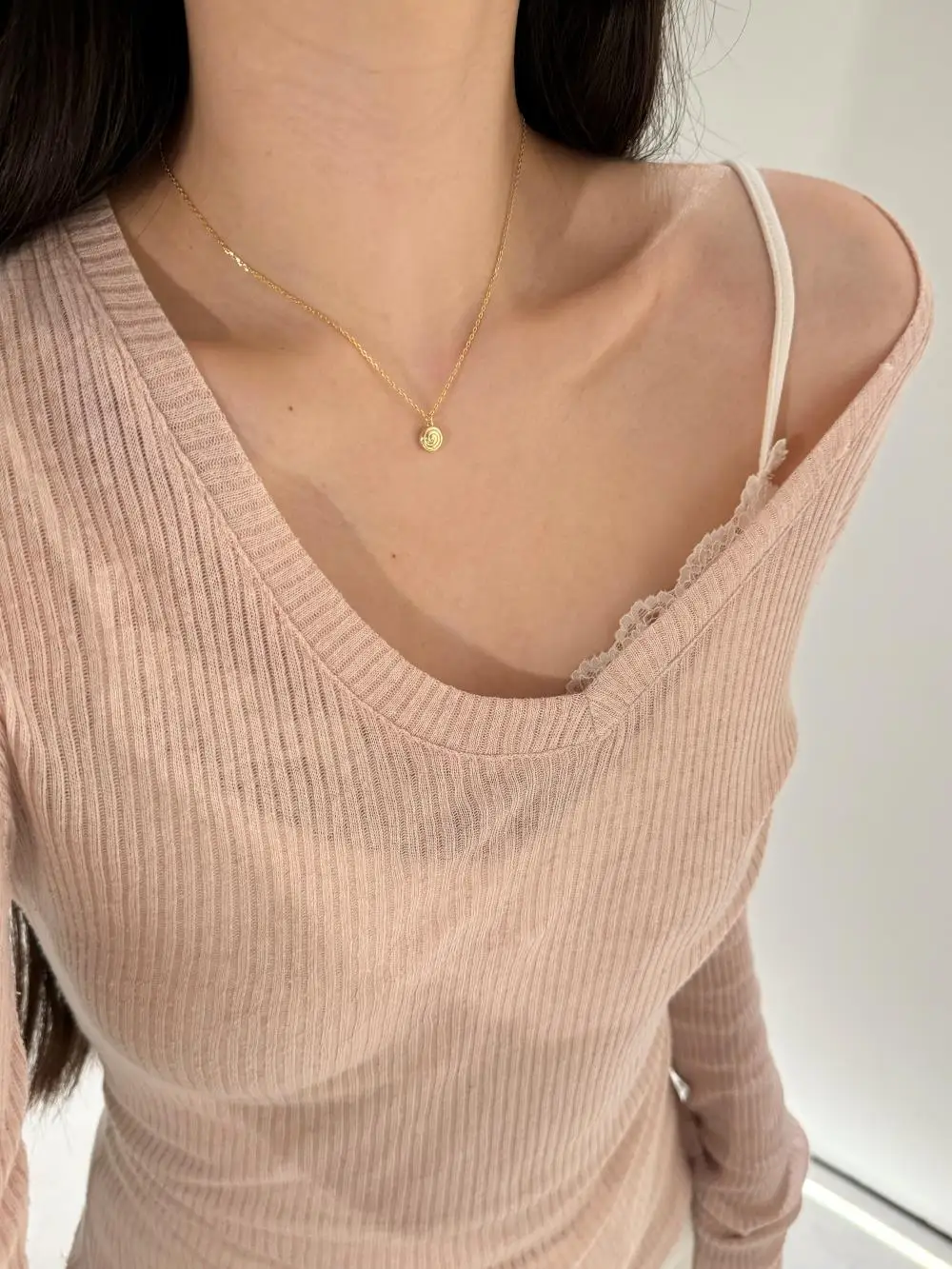 KAKODIY Colorfast 925 Sterling Silver Women's Beautiful 14K Gold Plated Pendant Jewelry Necklace for Girls detail 2