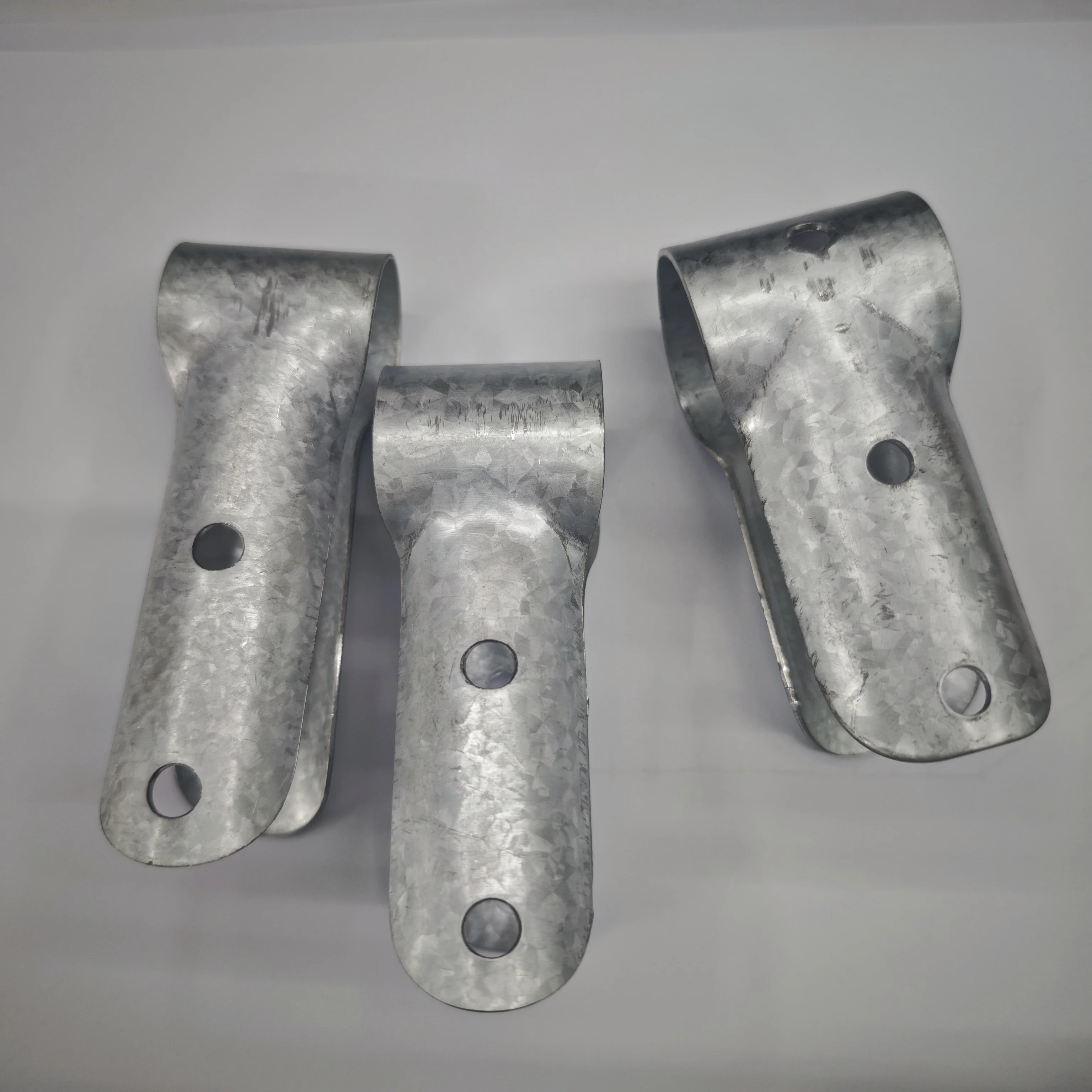 Greenhouse Accessories Galvanized 1.0mm Connector for Round Cross Pipe