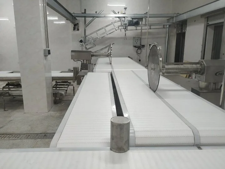 New HONYO Rotating Restraint Box for Cattle Slaughtering Farm Use ...