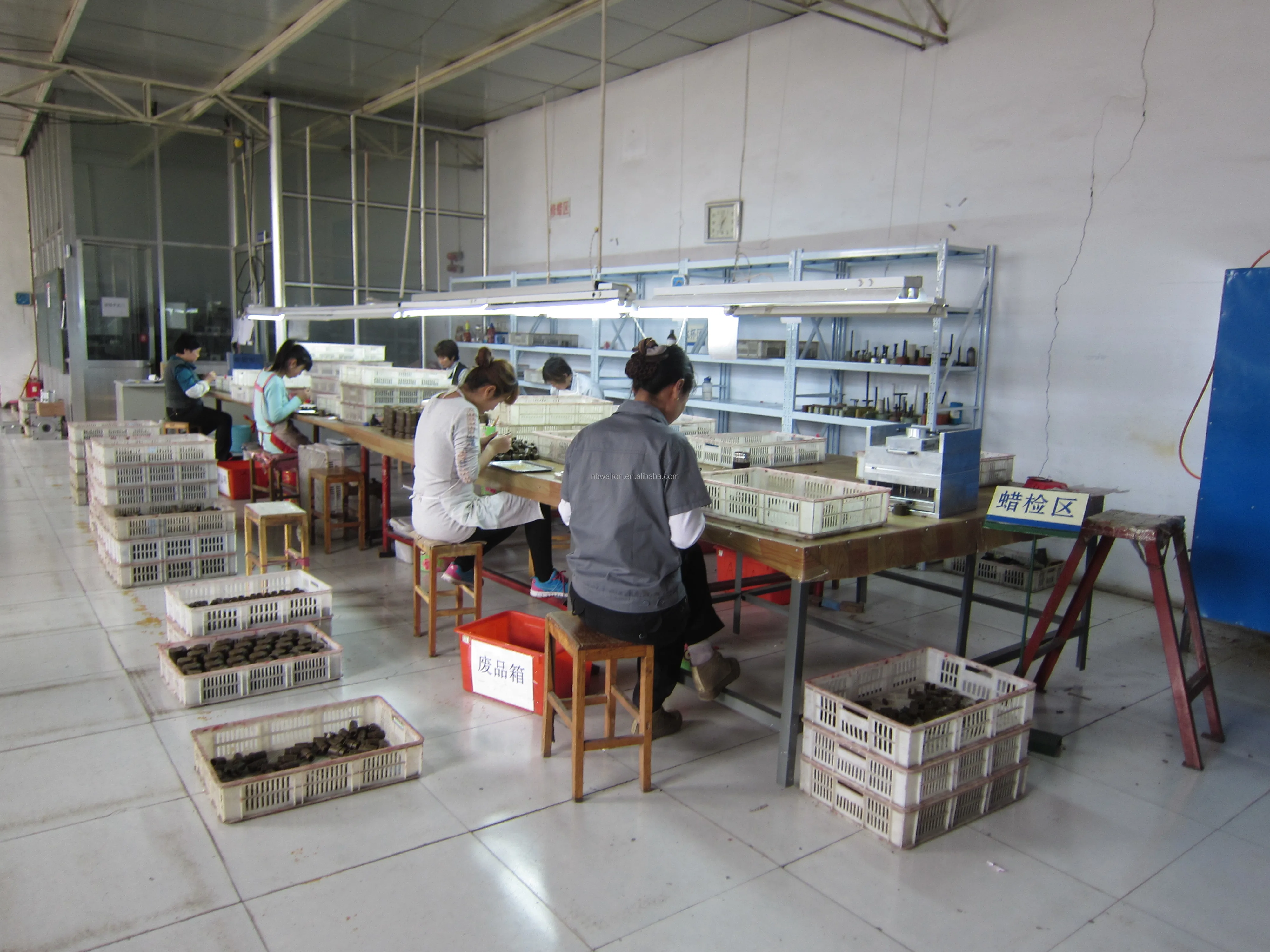 Professional Manufacturers Aluminum Conical Desktop Table Top Standoff