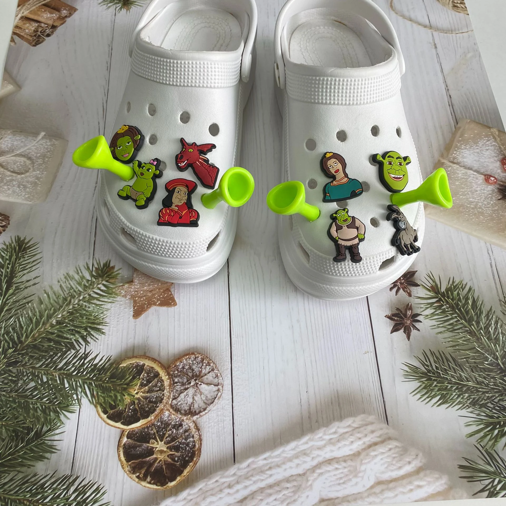 4 pçs/pçs/set encantos sapato decoração dos desenhos animados shrek orelhas  para crocs encantos diy sapato decoração encantos festa crianças presentes  - AliExpress