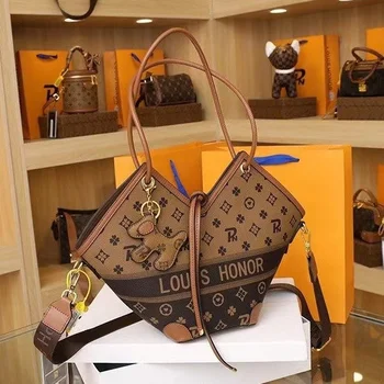 SY 2022' fancy Hot selling designer Heart shaped bag handbags Famous brand luxury High capacity women's Tote Bag