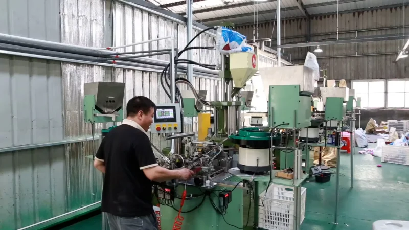 Puning Zhanlong Guangrun Zipper Factory