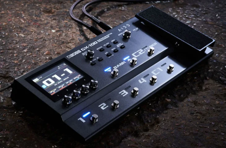 GT-1B GX-100 Guitar Multi-Effects Pedal - Versatile Guitar