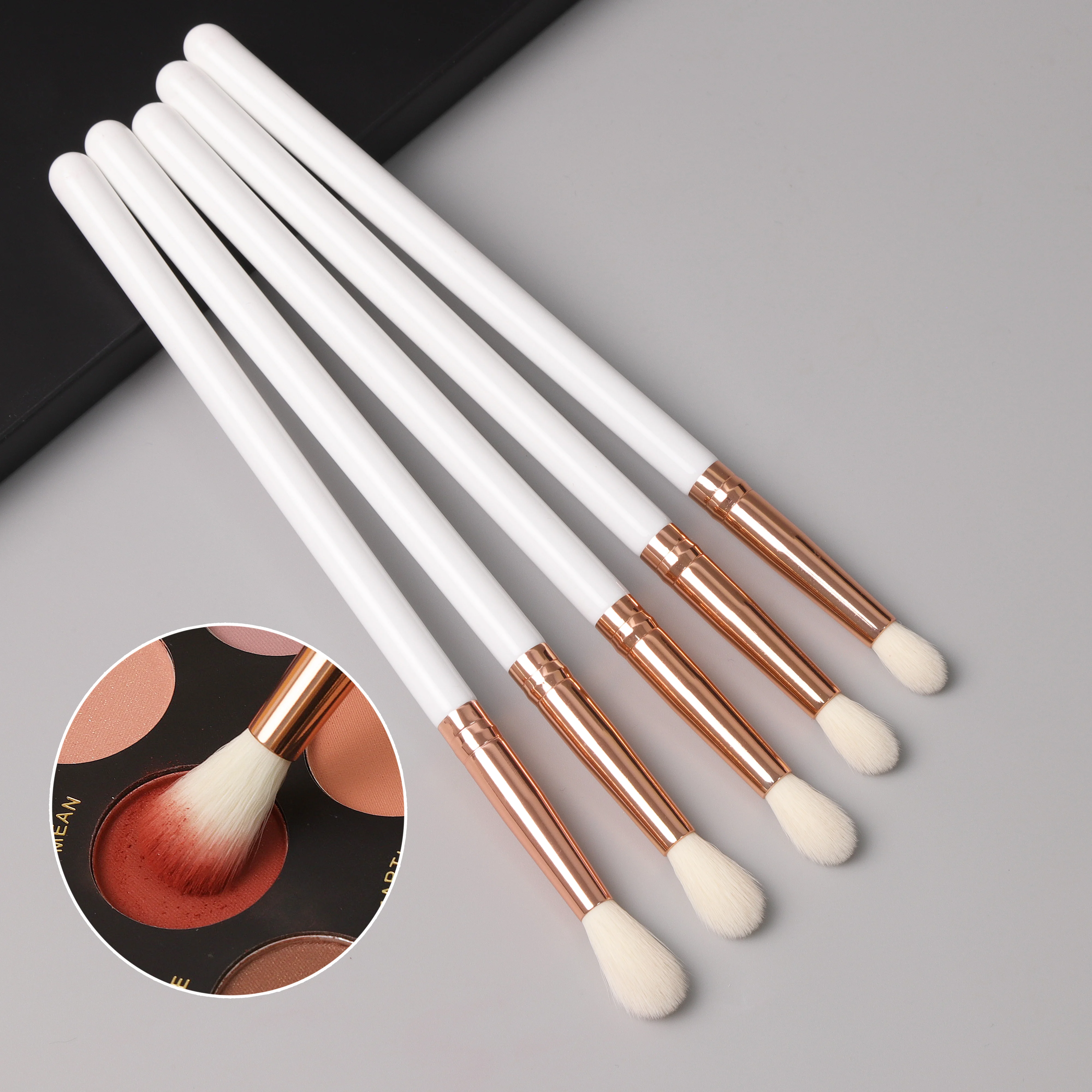 EMF Professional High-quality Single Eyeshadow Blending Smudge Makeup Brush Rose Gold White Soft Hair Custom logo Makeup Tools