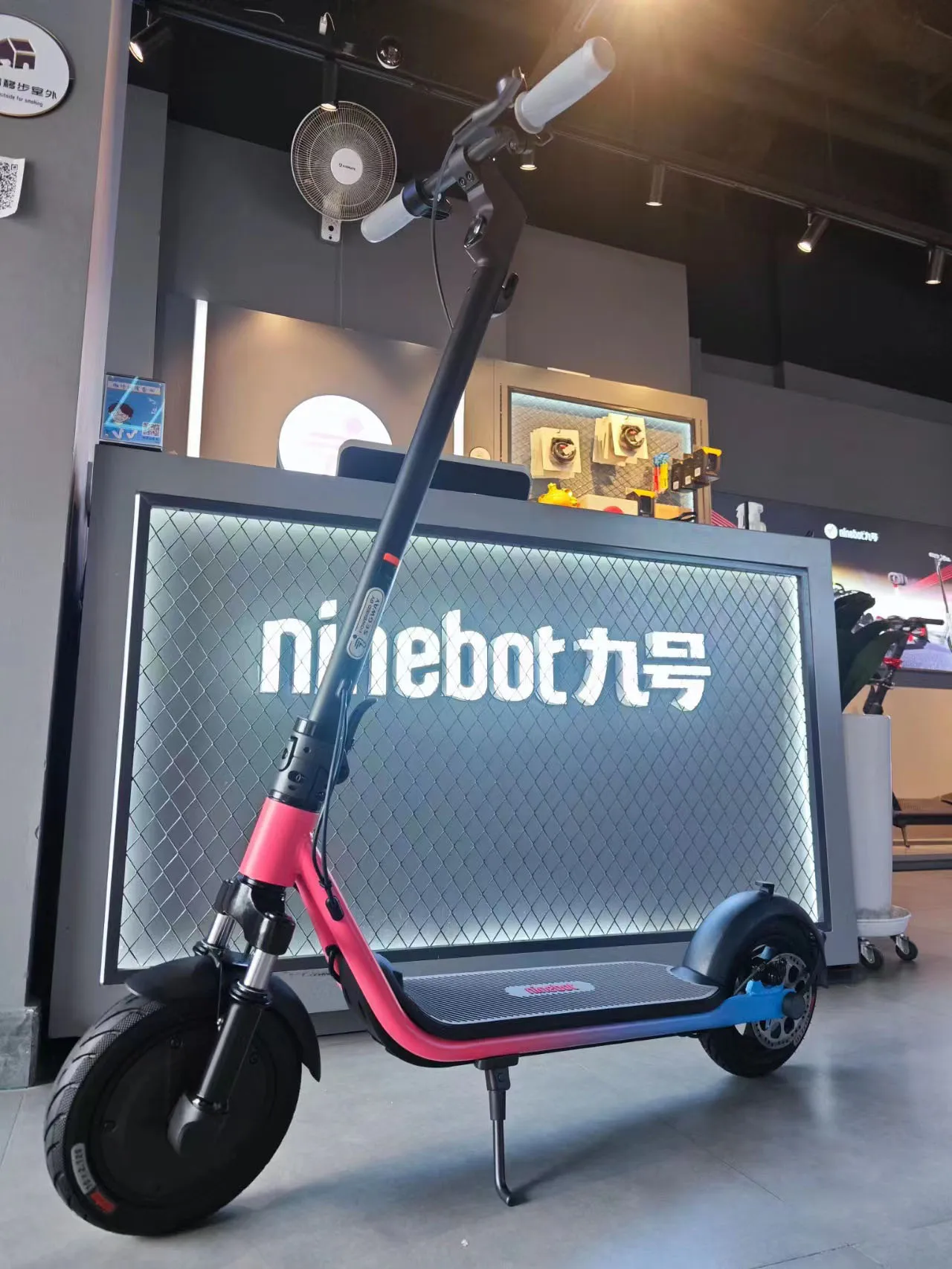 Populer F30 Plus papan Hover dua roda daya tinggi 600W skuter listrik tipe  pintar