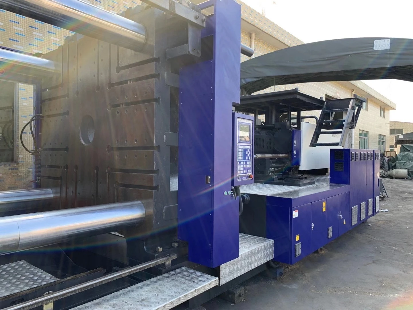 Продажа 1600 тонн б/у машины для литья под давлением и 1600 тонн серводвигателя HAITIAN1600 95% Новинка