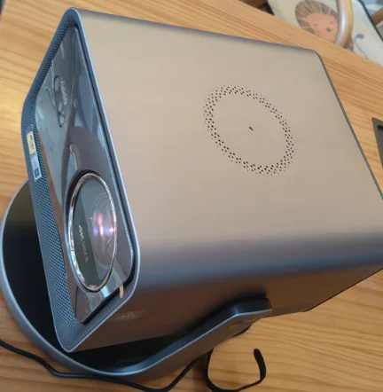 Projetor Mini Hisense Vidda C3 - 4K UHD, DLP, Bluetooth 5.4