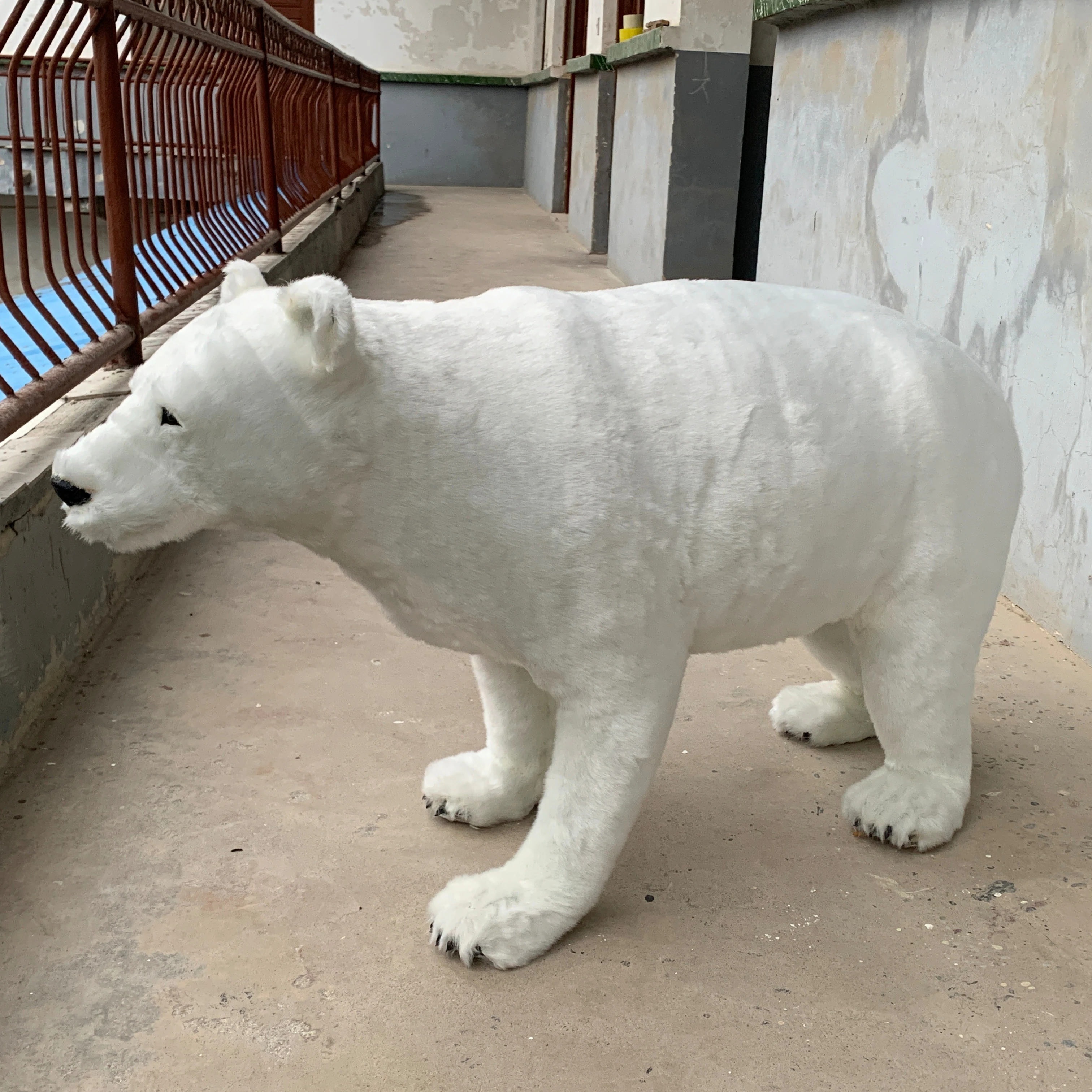 100cm Life Size Polar Bear Christmas Decoration for Outdoors