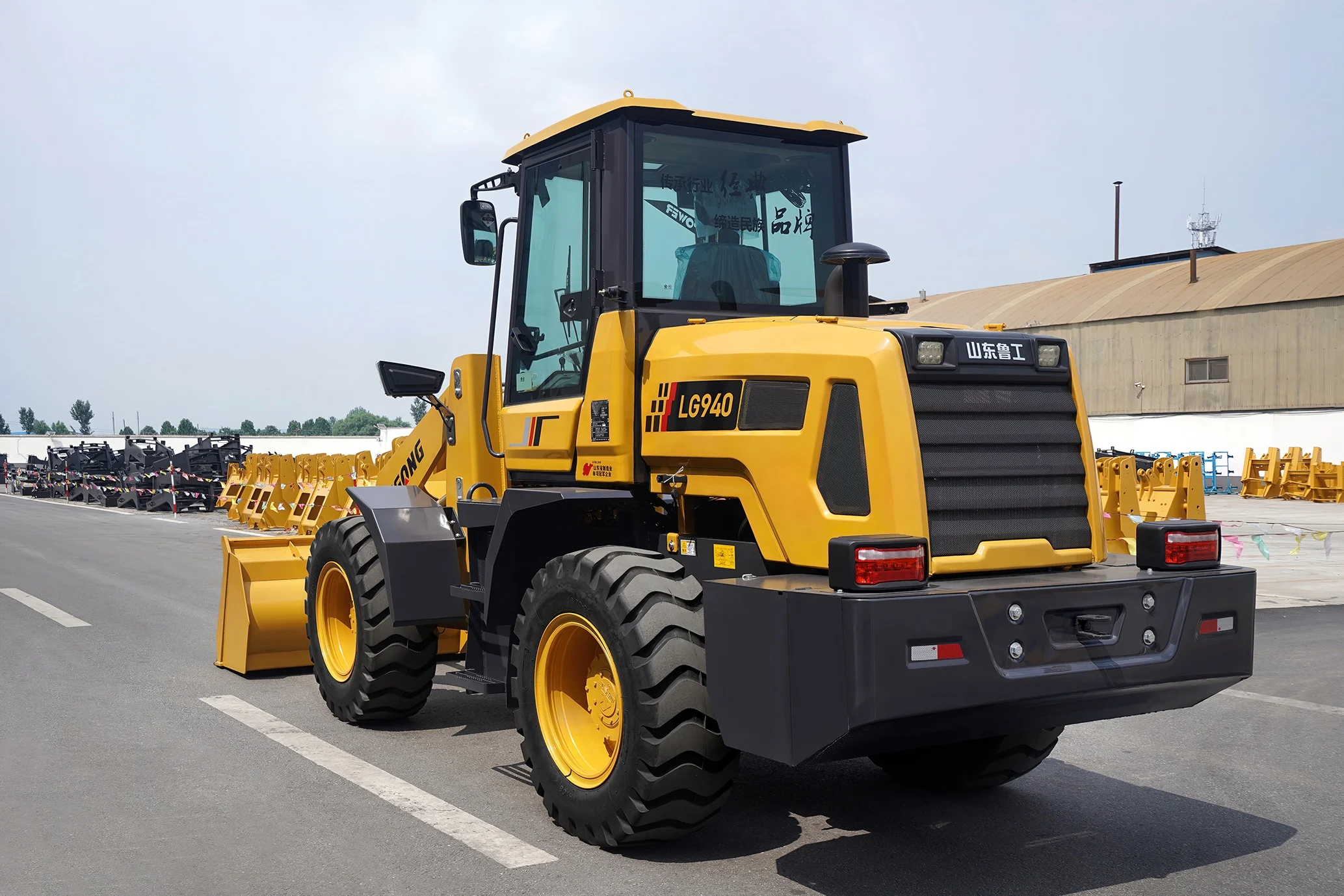 LUGONG LG940 China Multi Function Articulated Mini Wheel Loader Price Front Loader with Yuchai Engine