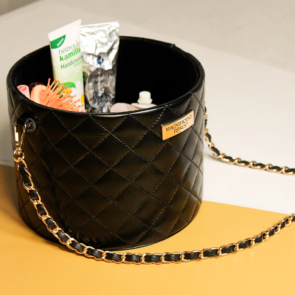 Fabricant de luxe Vente en gros Taille personnalisée Sacs de rangement en cuir ronde avec logo métallique pour trajets quotidiens, emballage cadeau avec poignée en chaîne