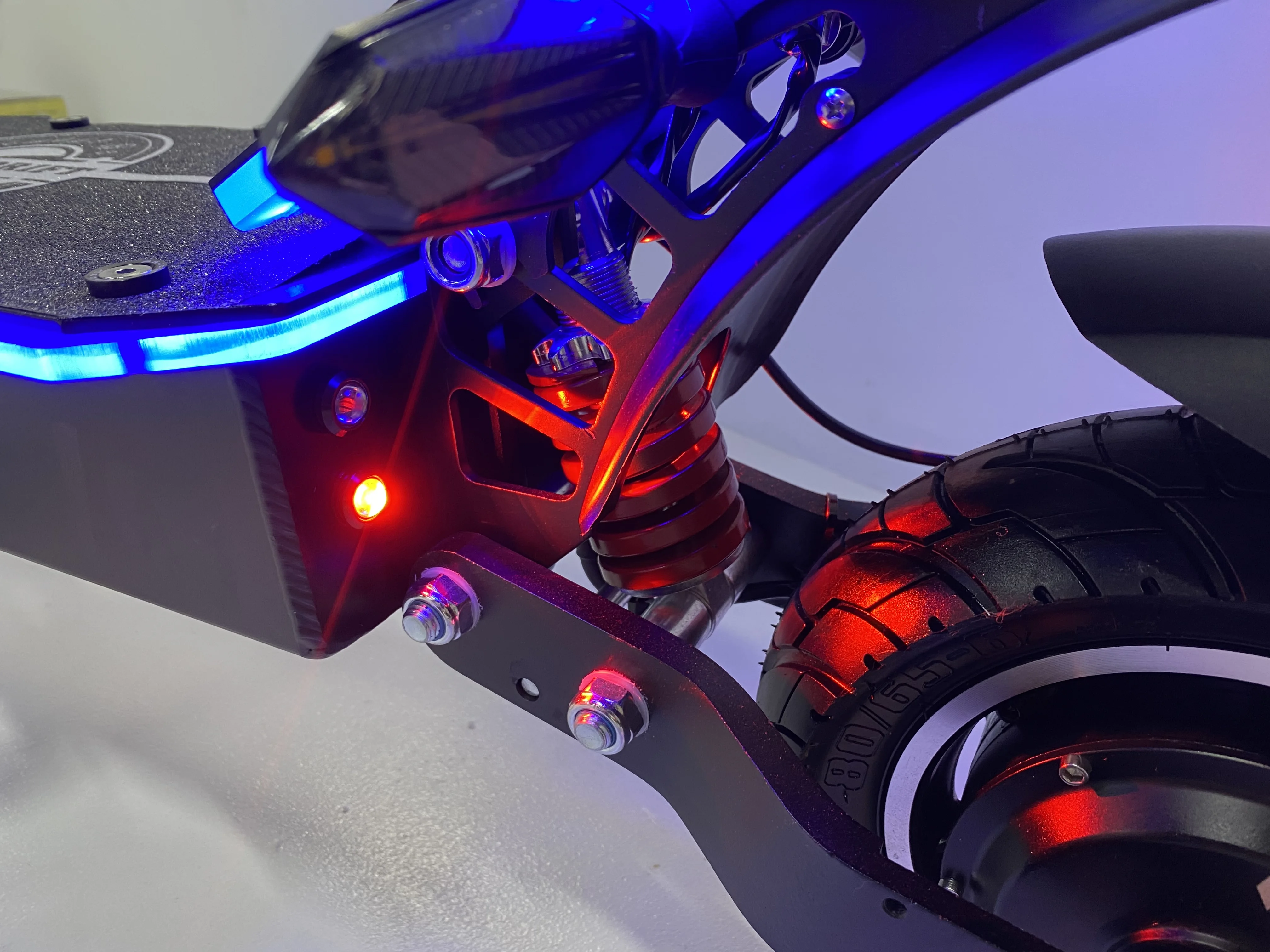 10 Inch Offroad Tire Electric Scooters 2400w Powerful Off Road Electric