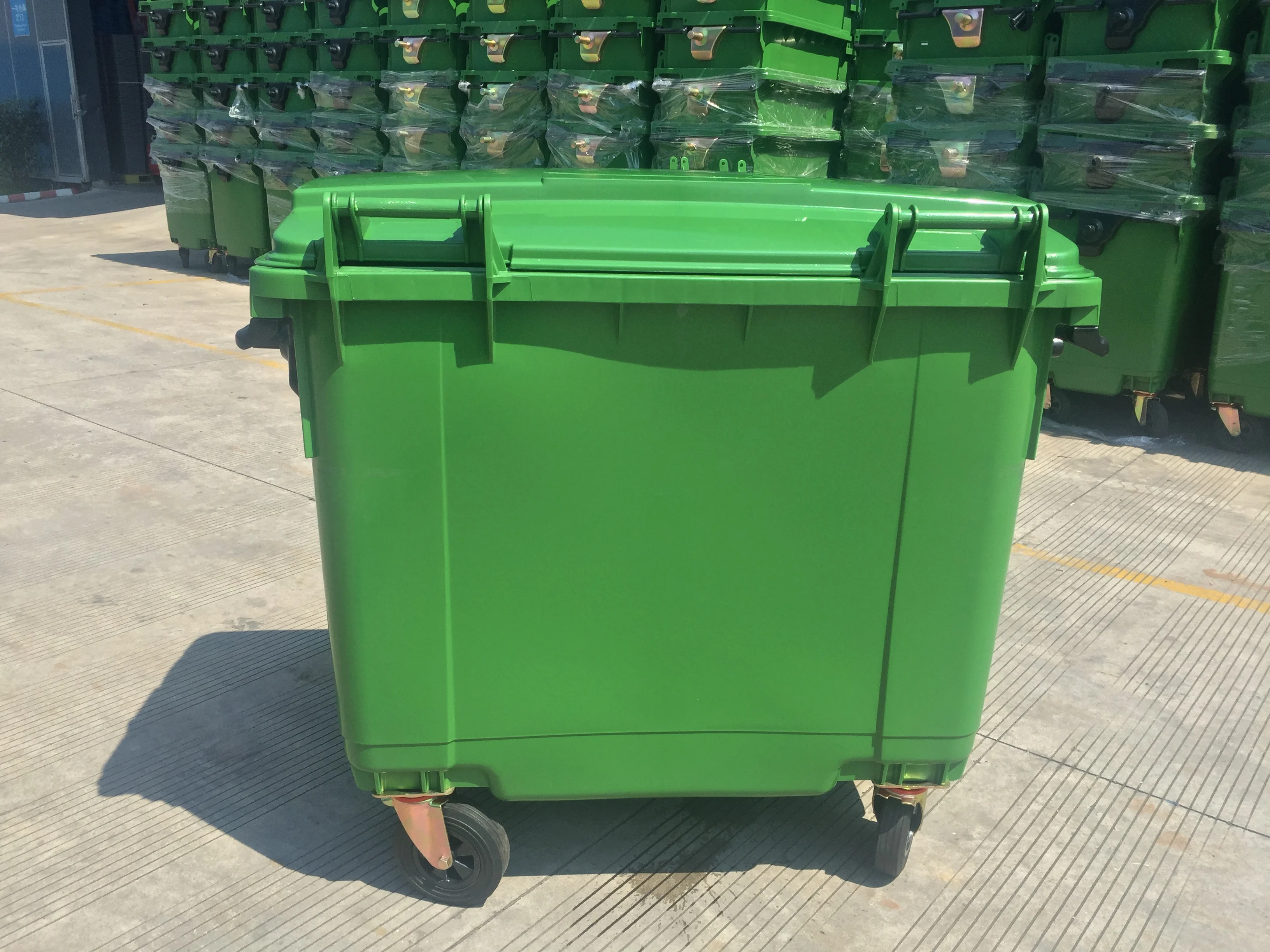 Large capacity 660 liter hdpe waste containment garbage bin with lid and pedal