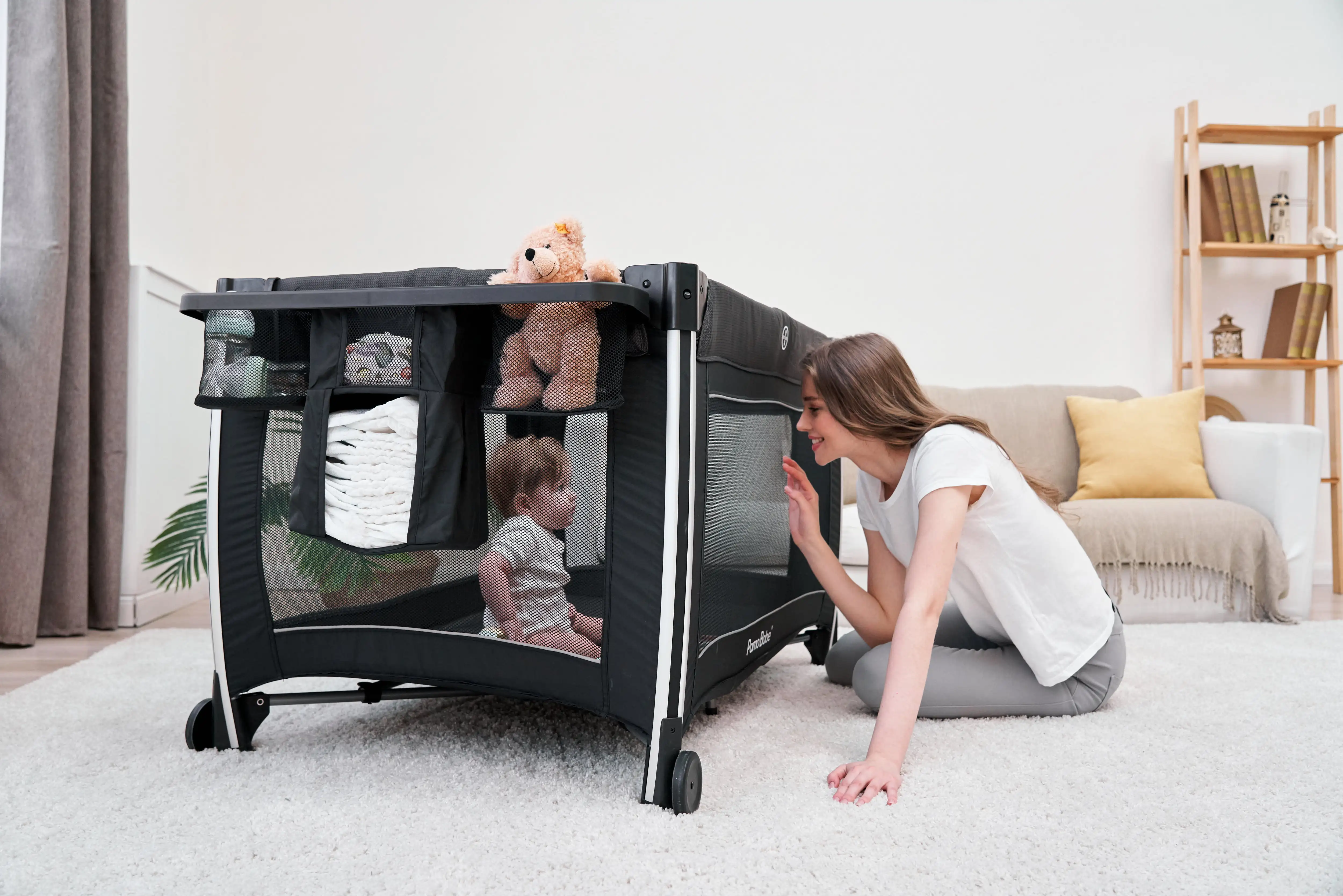 P995AM in Stock Multifunctional Luxury Bedroom Folding Cradle for Baby With a Mini Sleeping Bed manufacture