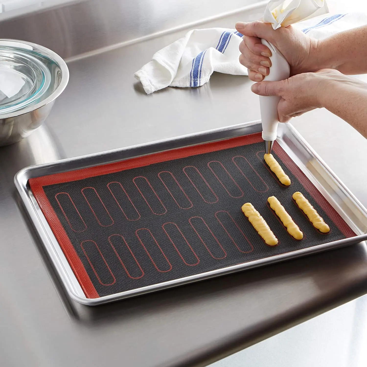 Crispy Silicone Bread Mat Nonstick Silicone Baking Mat For Lady