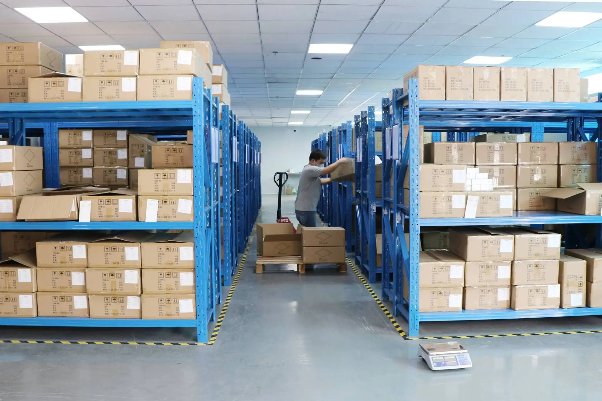 Shenzhen Zone Huanyu Industrial Co., Ltd. 2