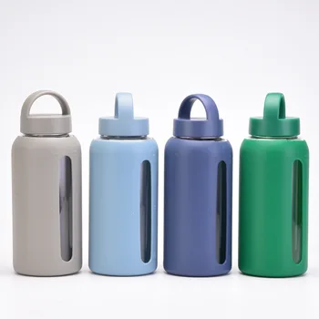 Reusable water glass bottle single wall 800ml glass bottle cup With Silicone Sleeve portable bottles for students