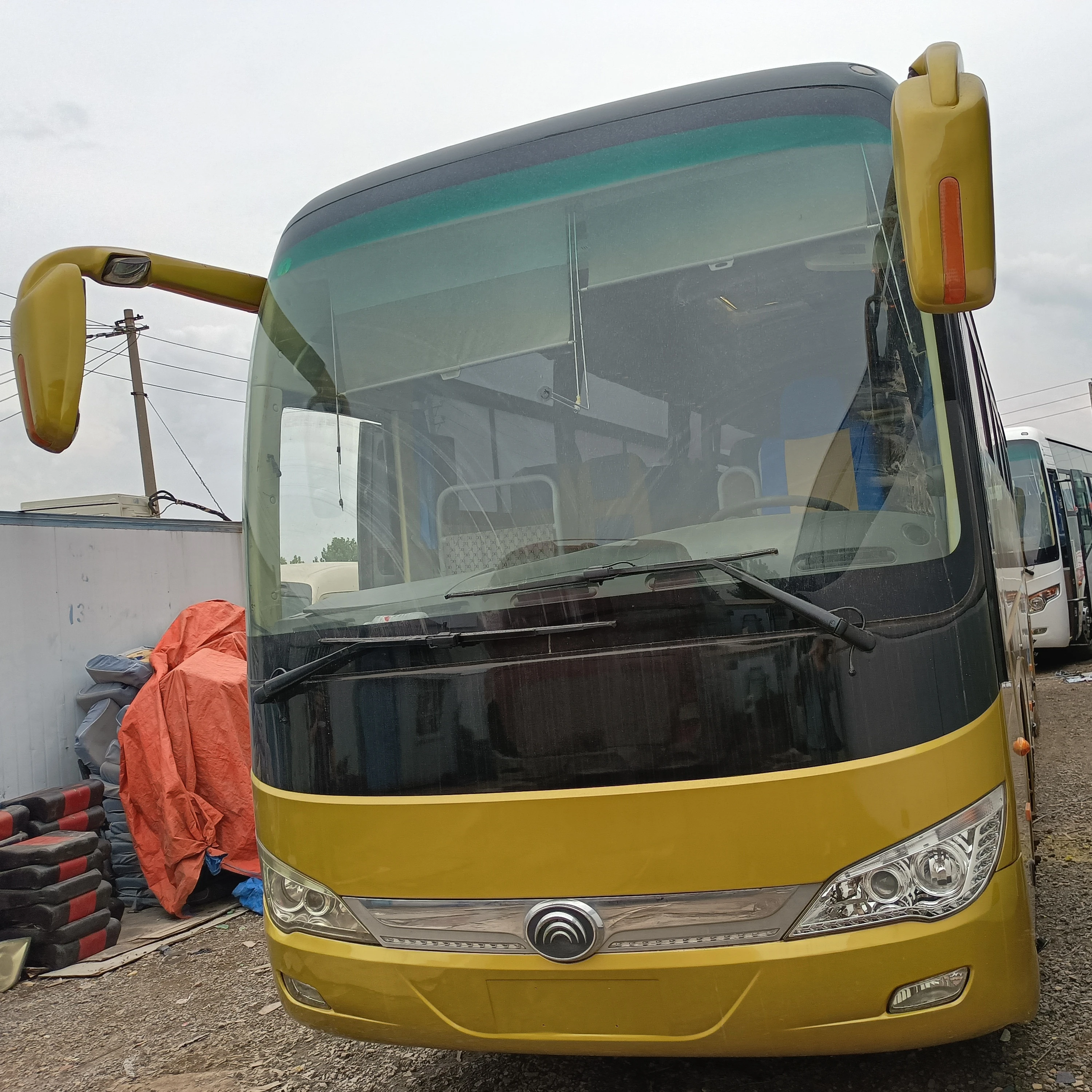 High Speed 85% New Bus ZK6107 VIP Bus Engine Yuchai 47 Seats