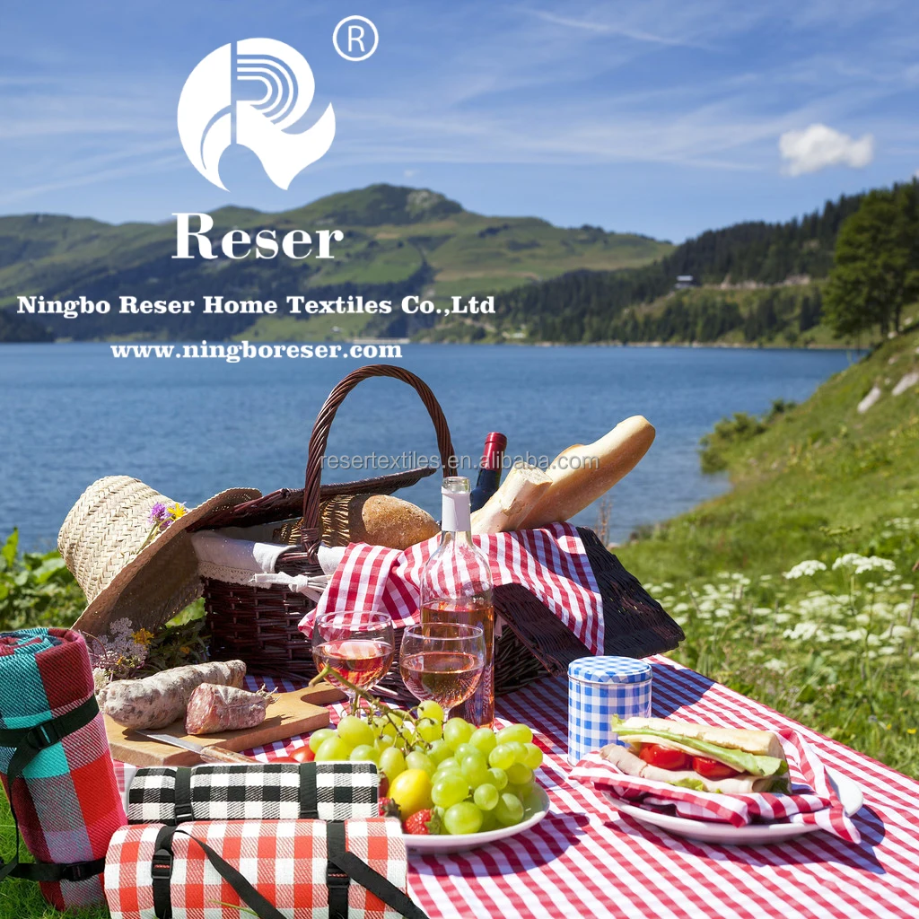 Premium Outdoor 100% Polyester Water-Resistant Stripe Knitted Style Portable 3Ply Lightweight Customizable Picnic Blanket for