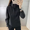 Modèle femme-noir