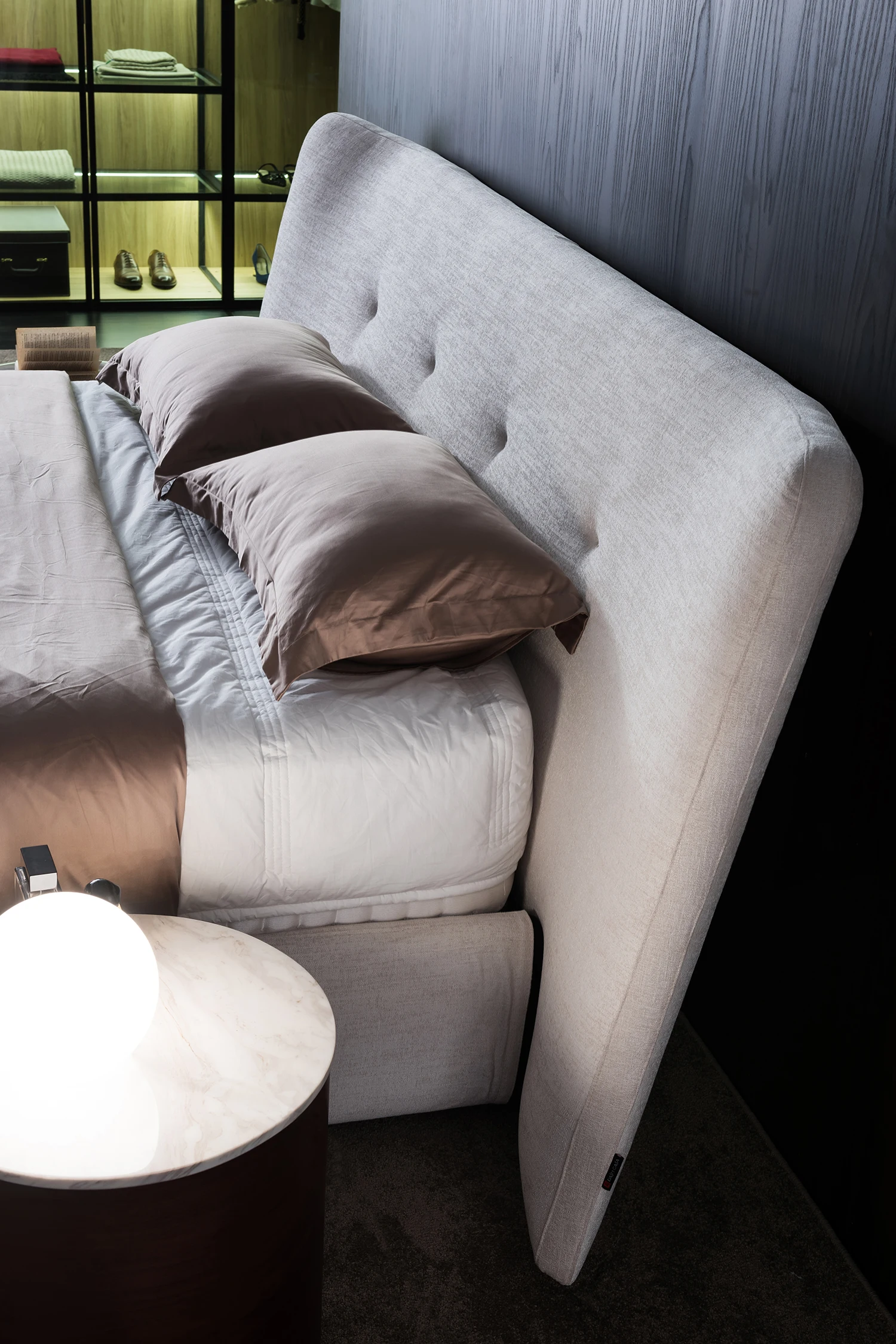 Luxury Home Bedroom Italy Furniture Italian Style Bed Fabric Bed