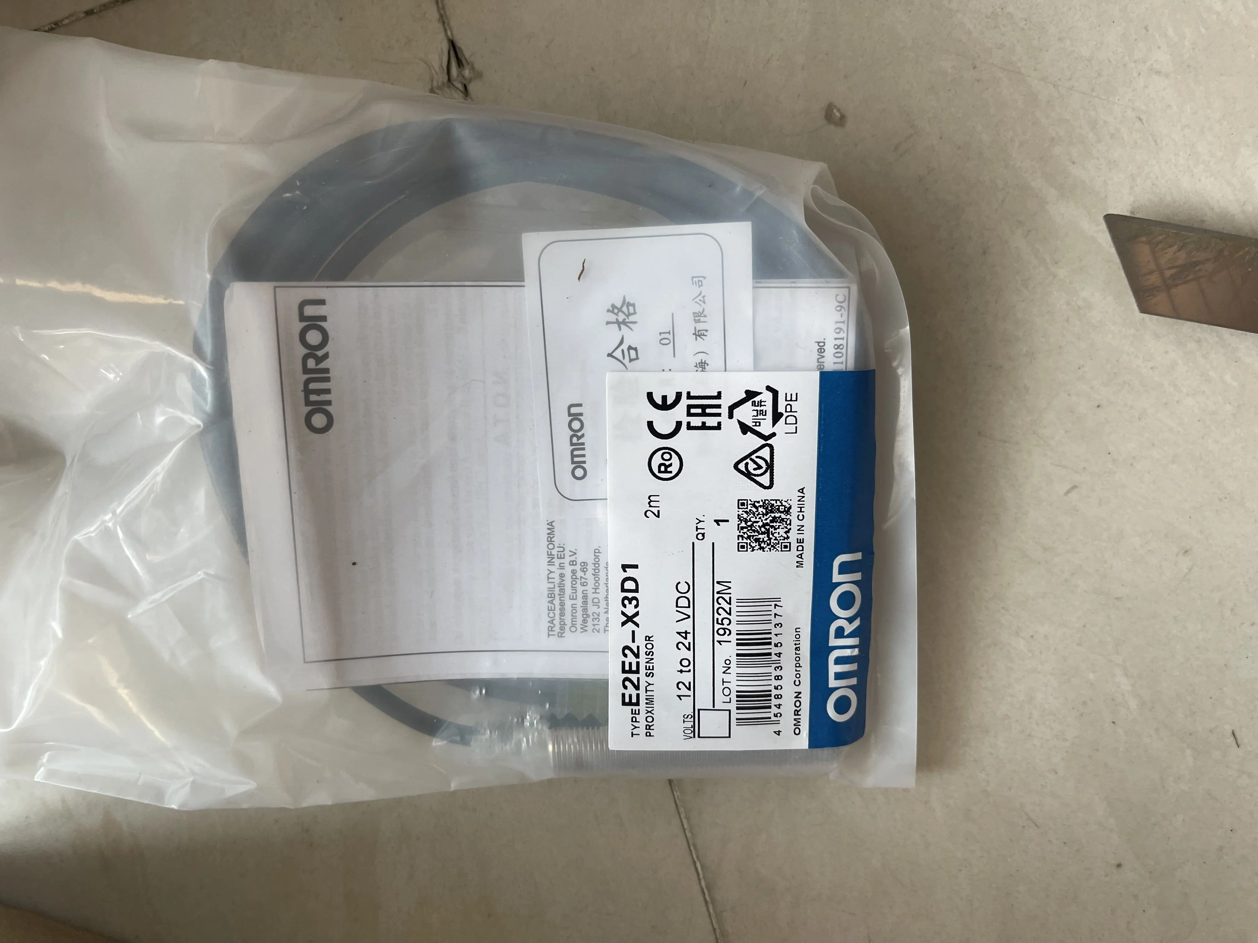 Omron Proximity Sensor E2E2-X3D1