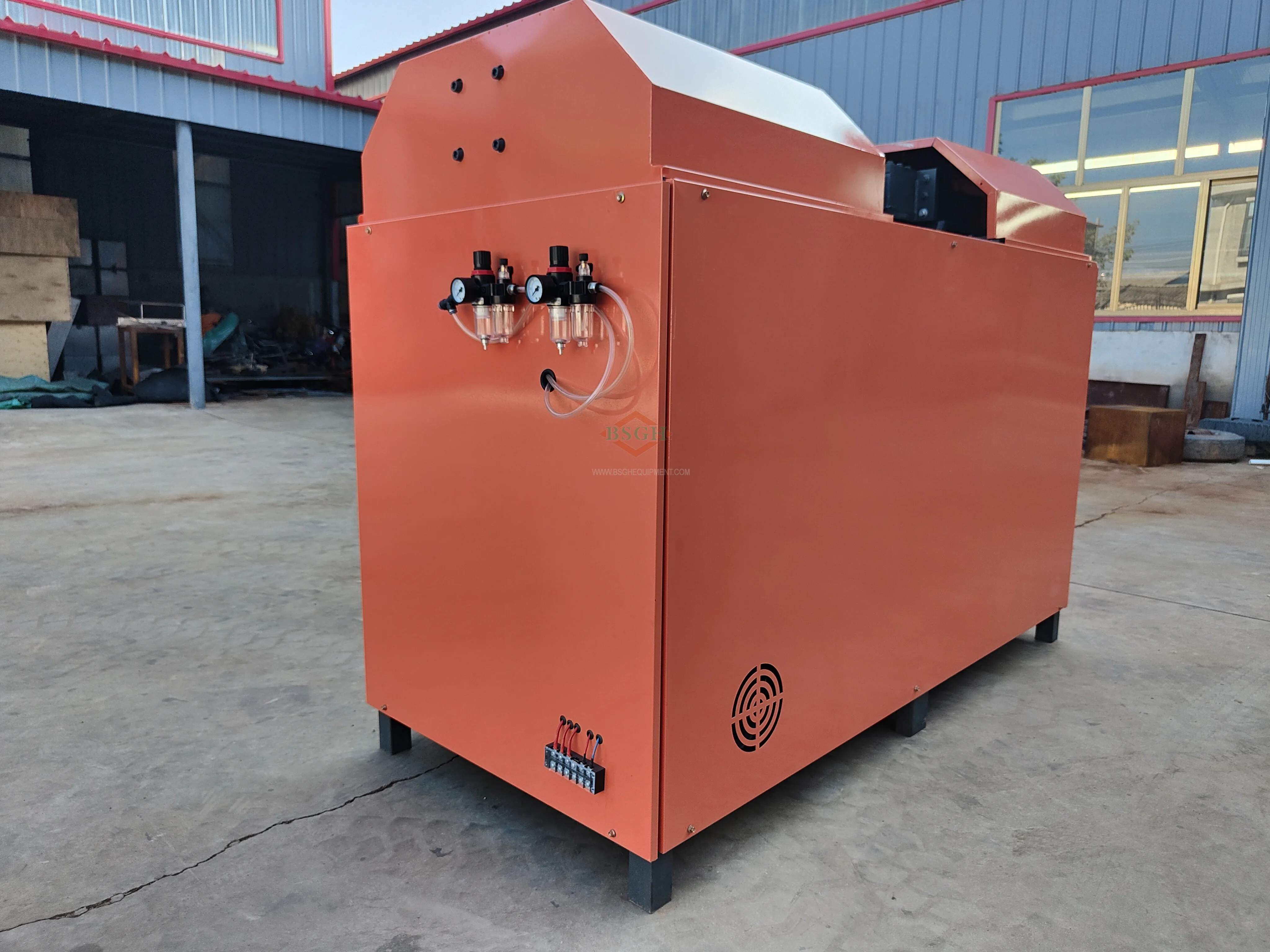 2022 BSGH Compressors Scrap Compressor Recycling  Machine  How to Cut the Compressor Cover Machine on Sell in Italy