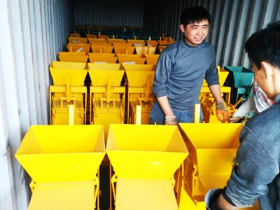 Hand Made Clay Bricks Making Machine Soil Brick Machine QT1-40 Cseb Block Making Machine