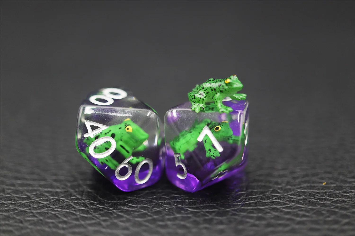 Low Moq D D Resin High Quality Custom 16mm Polyhedral Dice Set For