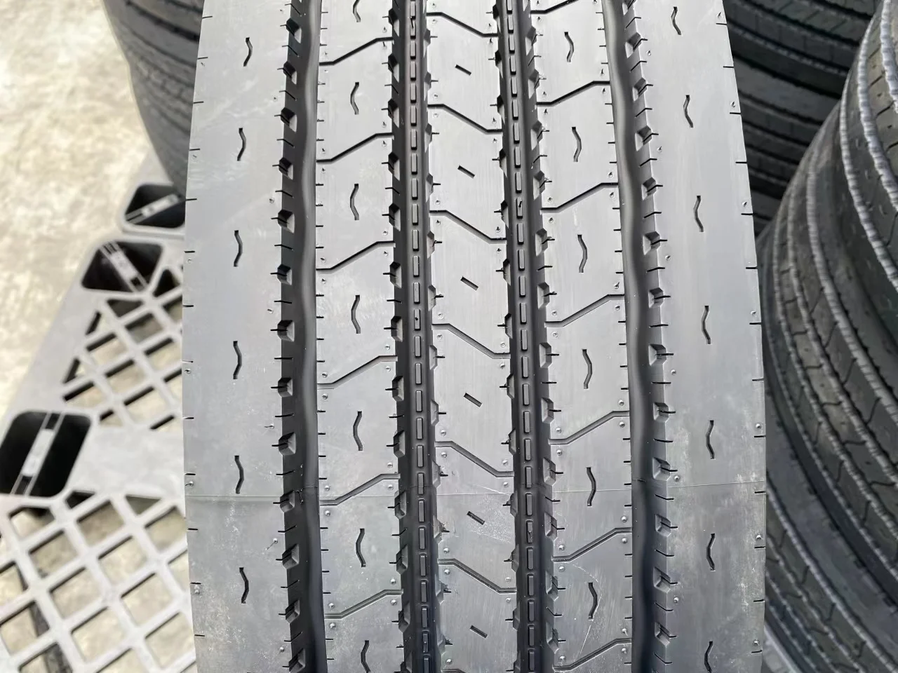 DOT Truck Tires 295 75 22.5 - Durable & Reliable Performance