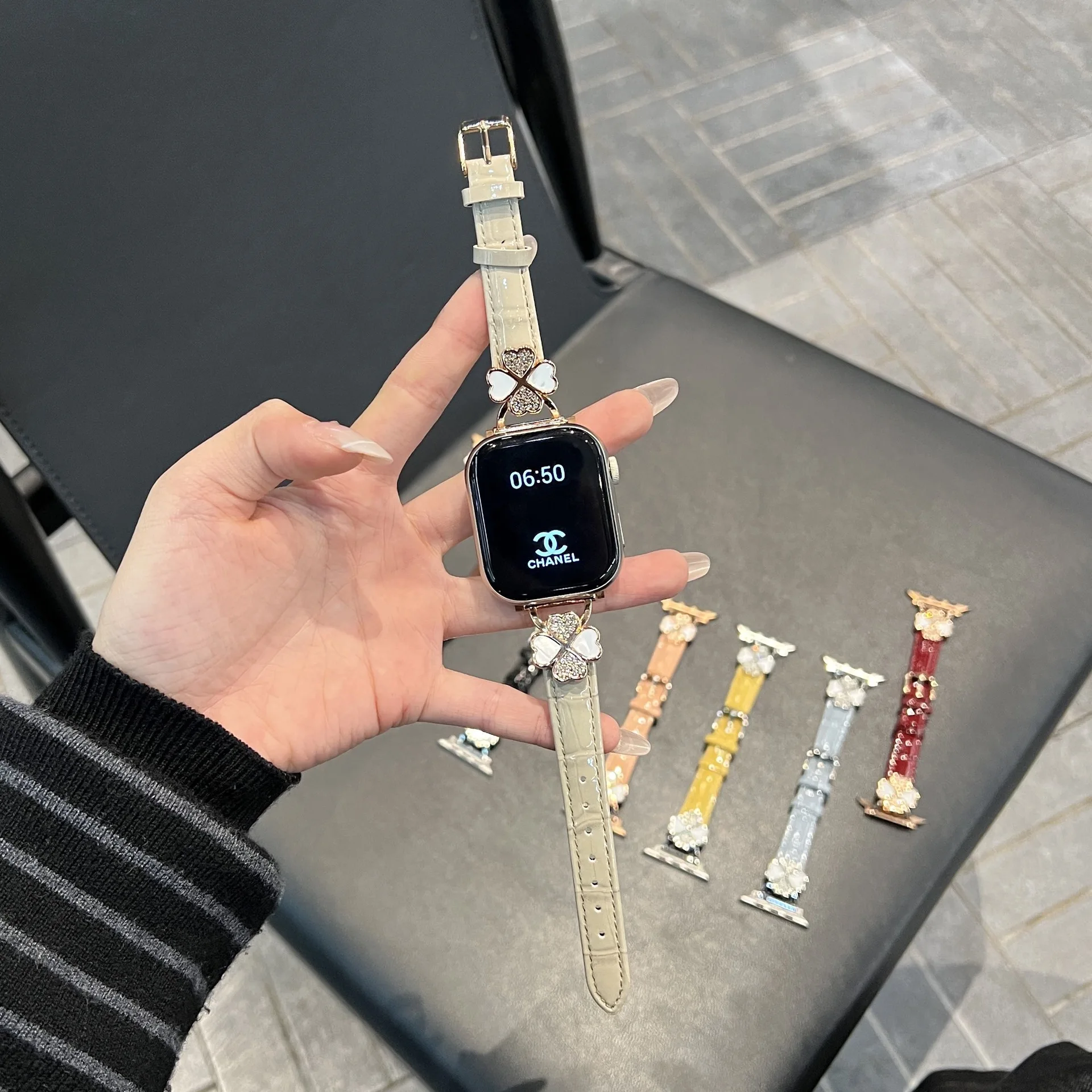 Cream white - rose gold buckle