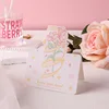 Entouré(e) de fleurs éclatantes