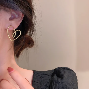 new design wire rhinestone heart stud earrings