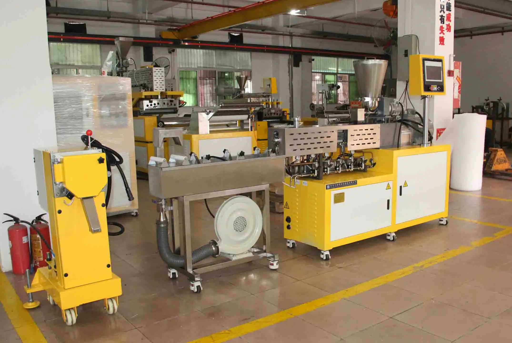 High Efficiency Twin Screw Extruder for Plastic Compounding New Condition Lab Equipment PS PE ABS Bearing Motor for Pelletizing